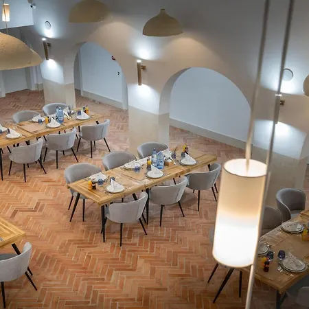 Hook Of - Le Mirage De La Hotel