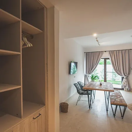 Hook Of - Le Mirage De La Hotel Olimp